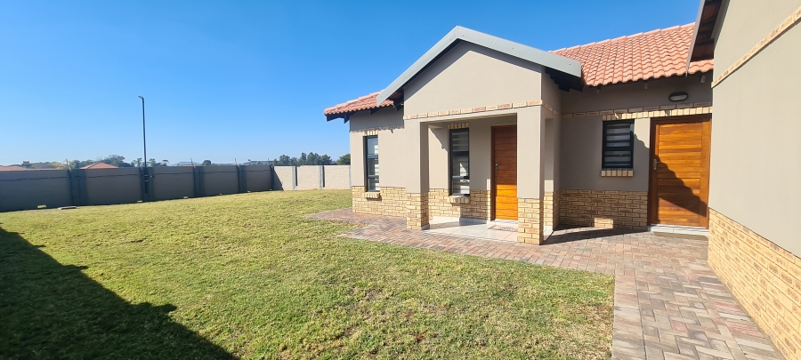 3 Bedroom Property for Sale in Hexrivier Lifestyle Estate North West